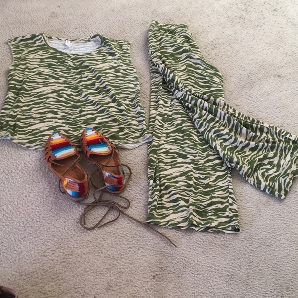 ANTHROPOLOGIE-DAILY PRACTICE GREEN ZEBRA PRINT SET/NEW